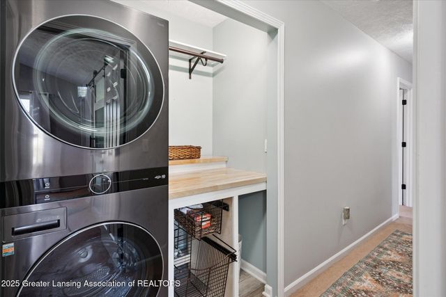 11304 Carousel, Grand Ledge, MI 48837