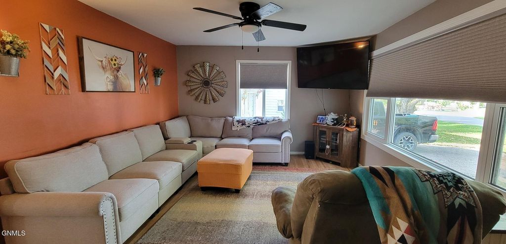 418 3rd Avenue E, Gackle, ND 58442 photo 2