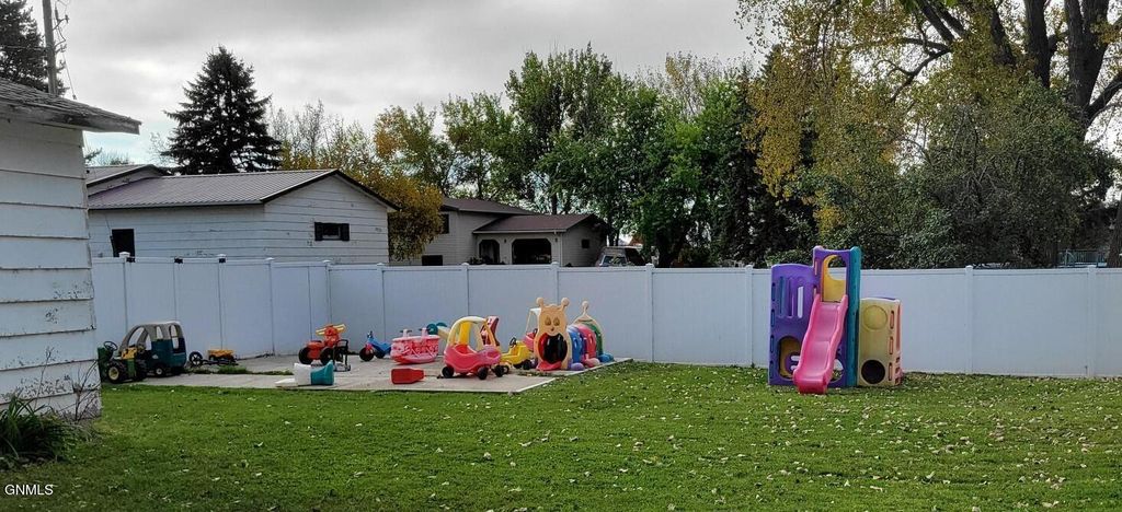 418 3rd Avenue E, Gackle, ND 58442 photo 8