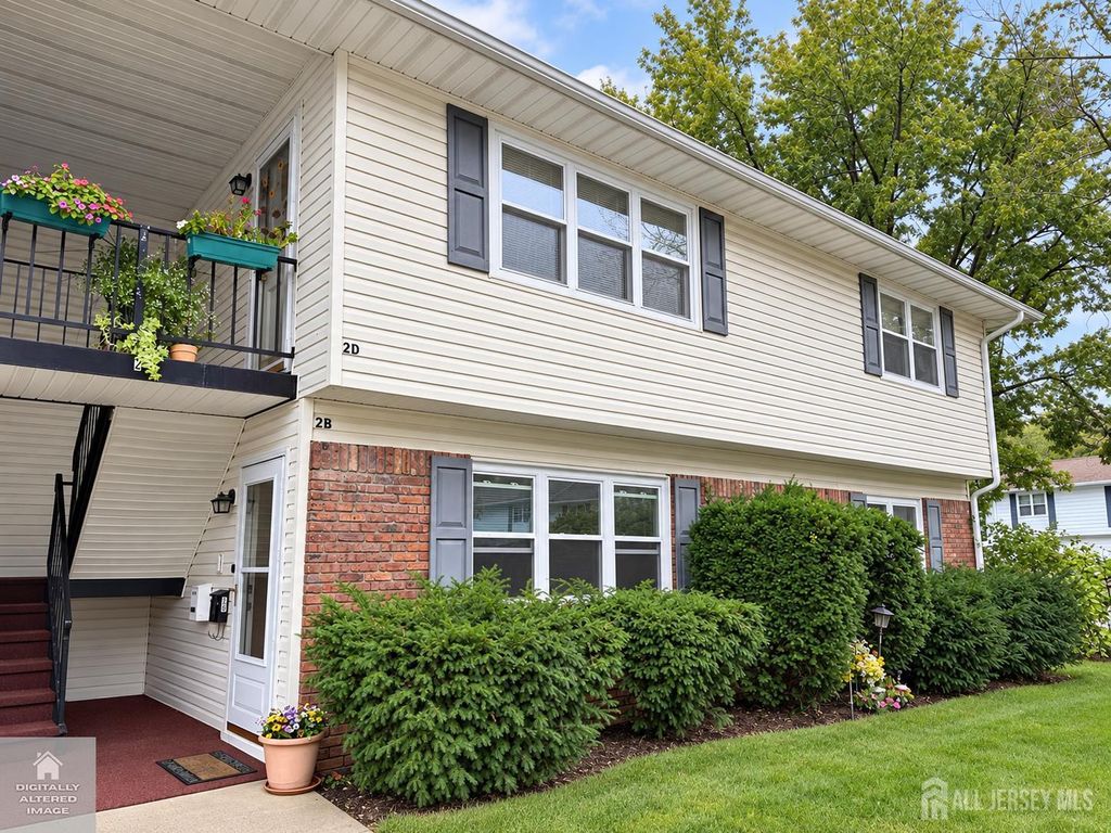 2 Texas Court 449, Old Bridge, NJ 07747