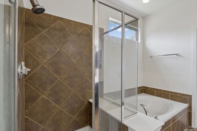 8918 Los Sonoma Rio, Helotes, TX 78023