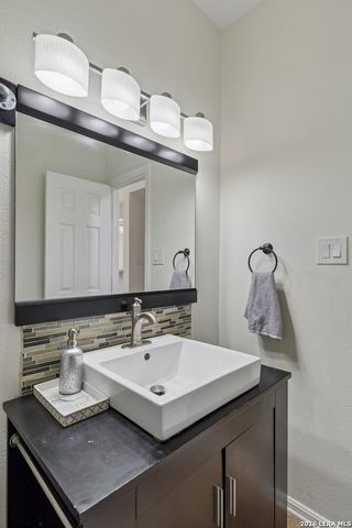 8918 Los Sonoma Rio, Helotes, TX 78023
