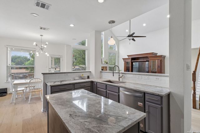 8918 Los Sonoma Rio, Helotes, TX 78023