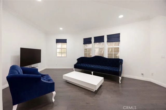 2743 Montrose Avenue 110, Montrose, CA 91020