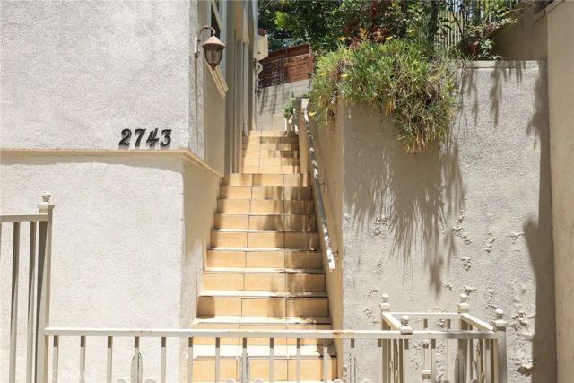 2743 Montrose Avenue 110, Montrose, CA 91020