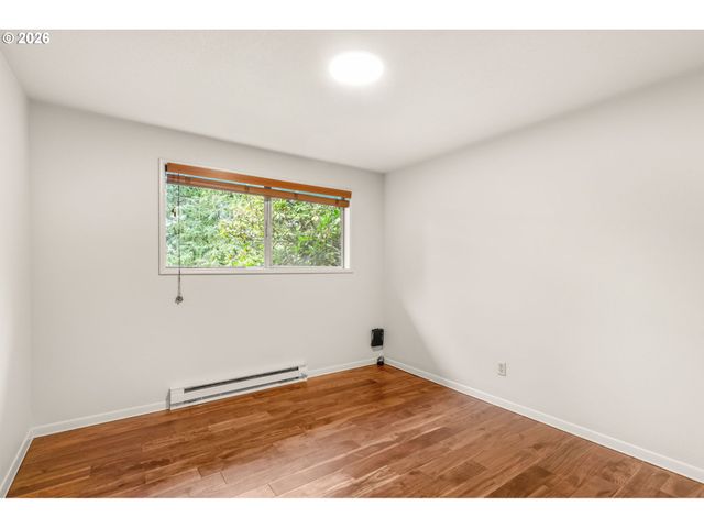 4222 Sw HUME St, Portland, OR 97219