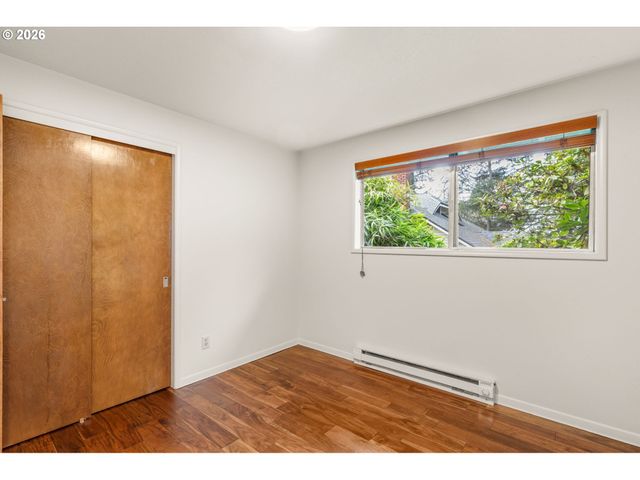 4222 Sw HUME St, Portland, OR 97219