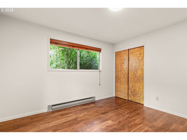 4222 Sw HUME St, Portland, OR 97219