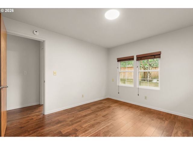 4222 Sw HUME St, Portland, OR 97219