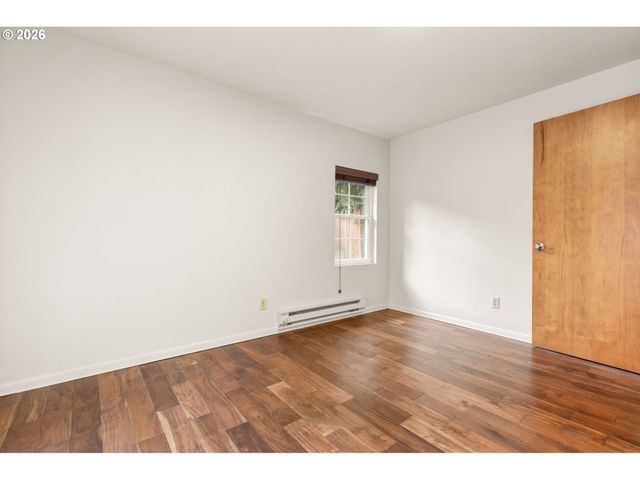 4222 Sw HUME St, Portland, OR 97219