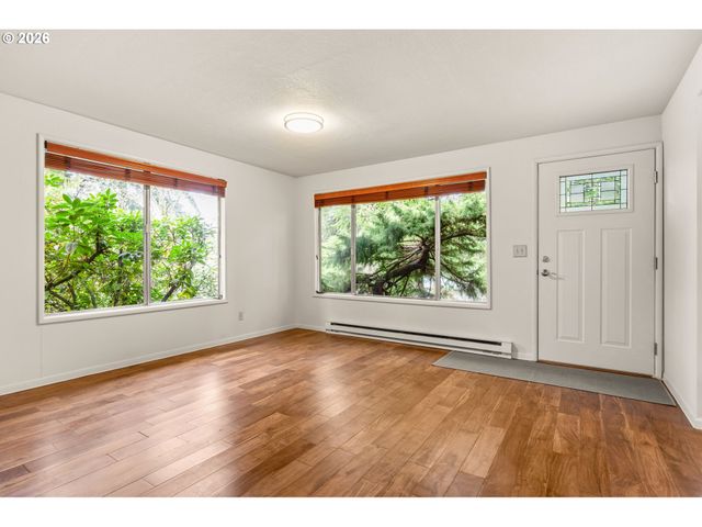 4222 Sw HUME St, Portland, OR 97219