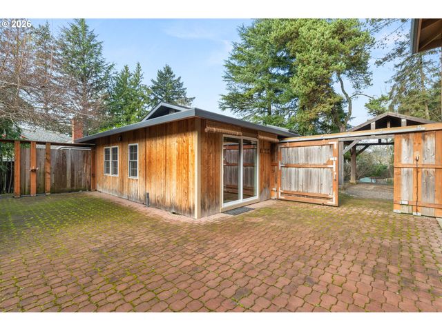 4222 Sw HUME St, Portland, OR 97219