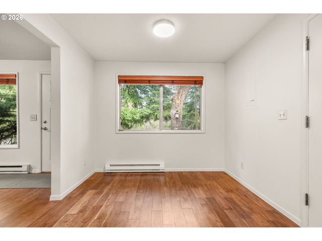 4222 Sw HUME St, Portland, OR 97219