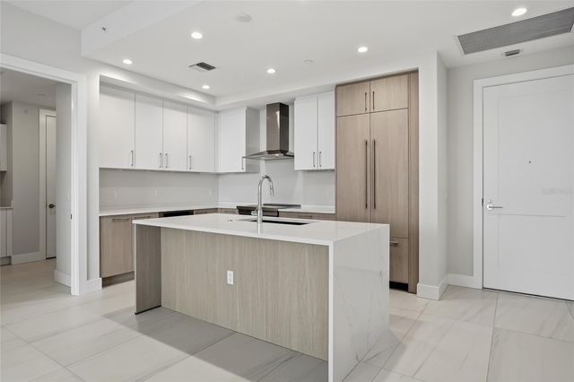 275 1ST AVE S 1008, St Petersburg, FL 33701