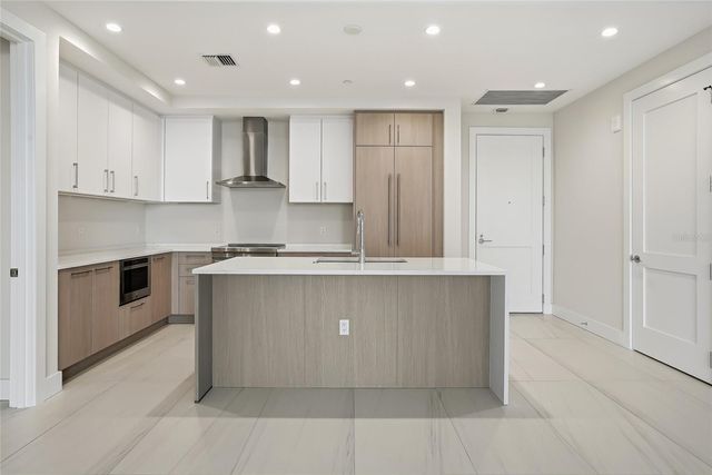 275 1ST AVE S 1008, St Petersburg, FL 33701