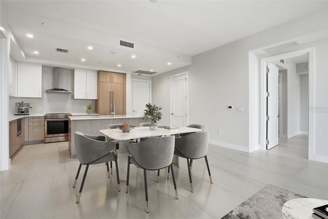 275 1ST AVE S 1008, St Petersburg, FL 33701