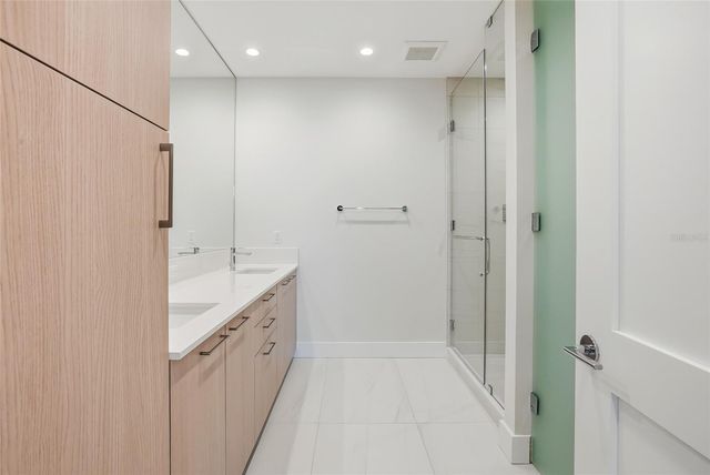 275 1ST AVE S 1008, St Petersburg, FL 33701