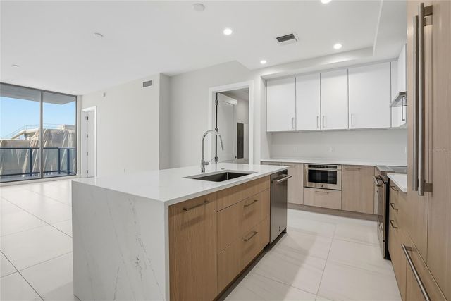 275 1ST AVE S 1008, St Petersburg, FL 33701