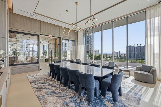 275 1ST AVE S 1008, St Petersburg, FL 33701