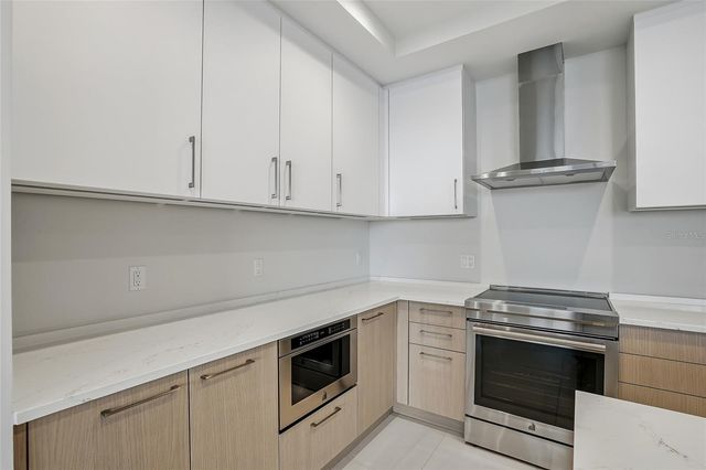 275 1ST AVE S 1008, St Petersburg, FL 33701