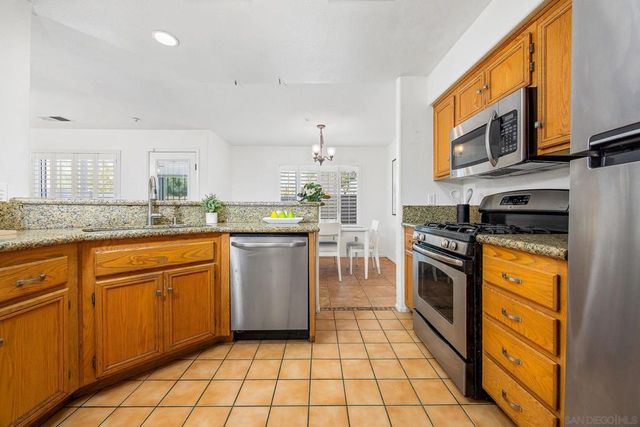 395 Whispering Willow Dr. D, Santee, CA 92071