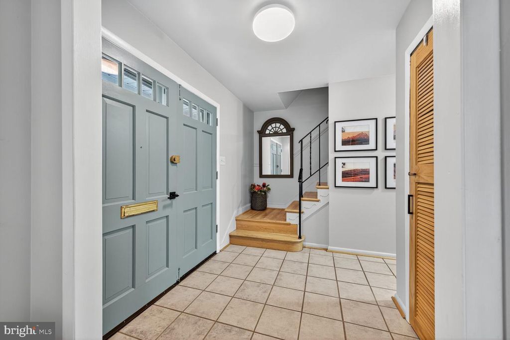 6 CLEMSON CT, Rockville, MD 20850