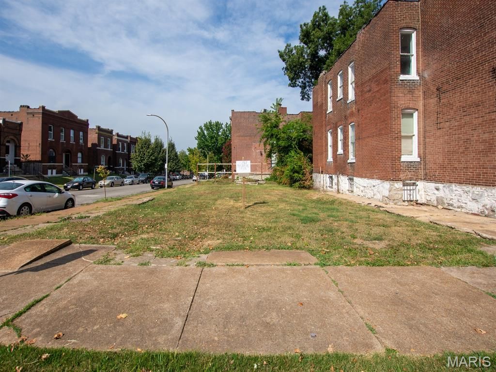 4559 S Compton Avenue, St Louis, MO 63111