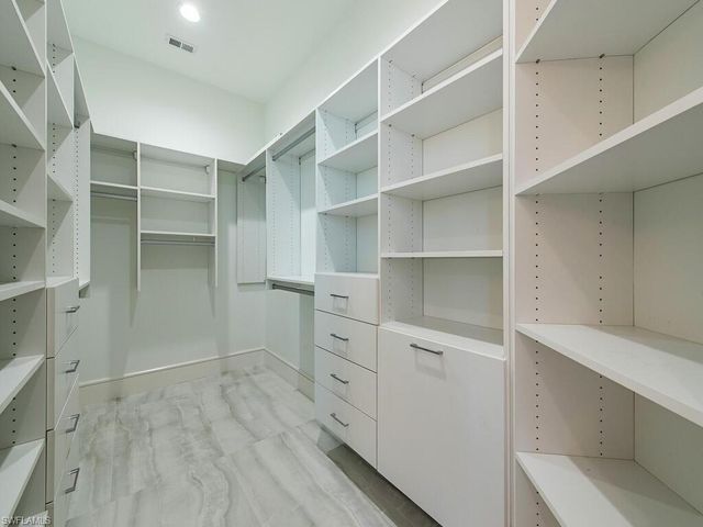 60 Seagate DR 305, Naples, FL 34103