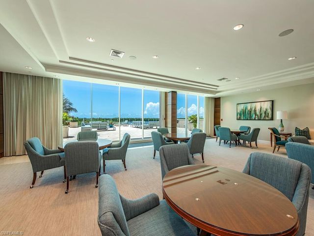 60 Seagate DR 305, Naples, FL 34103