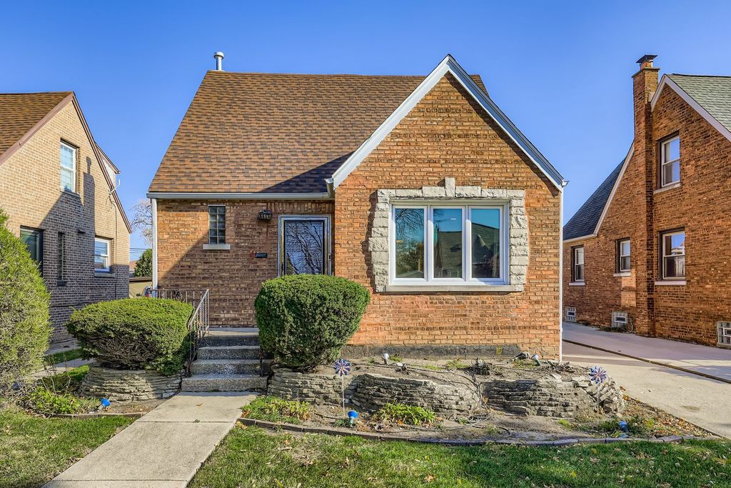 5637 S Natoma Avenue, Chicago, IL 60638