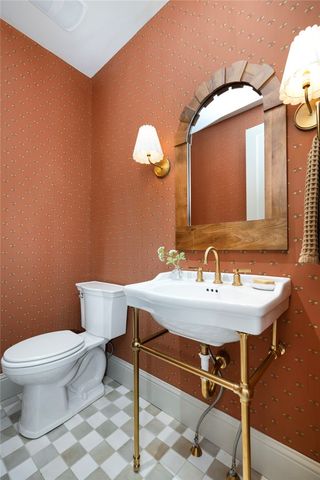 300 NW 5th Street, Bentonville, AR 72712