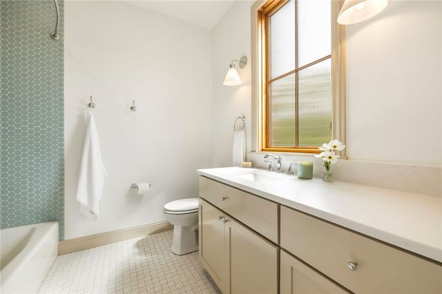 300 NW 5th Street, Bentonville, AR 72712