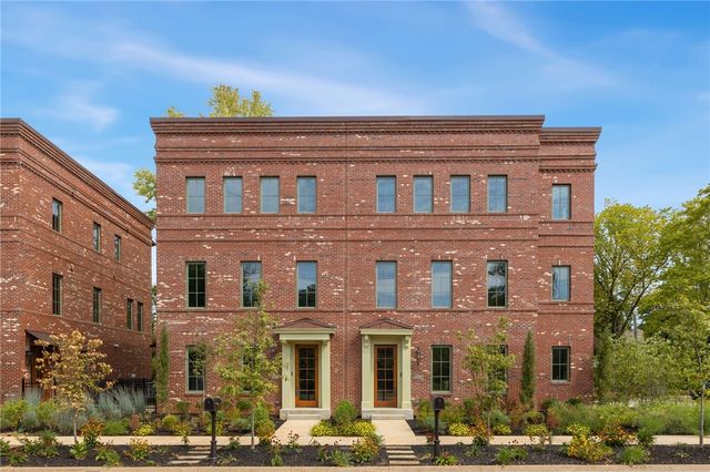 300 NW 5th Street, Bentonville, AR 72712