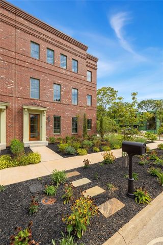 300 NW 5th Street, Bentonville, AR 72712