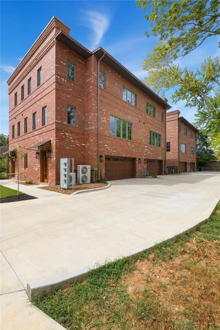 300 NW 5th Street, Bentonville, AR 72712