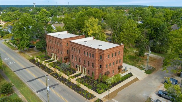 300 NW 5th Street, Bentonville, AR 72712