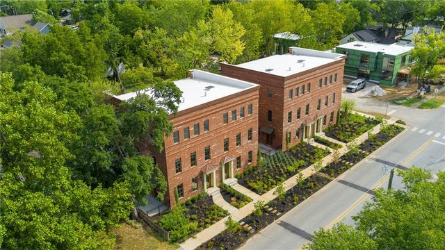 300 NW 5th Street, Bentonville, AR 72712