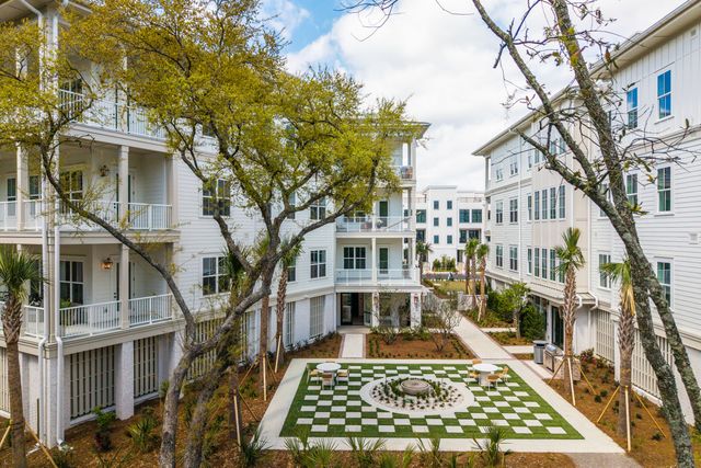 540 Helmsman 1233, Charleston, SC 29492