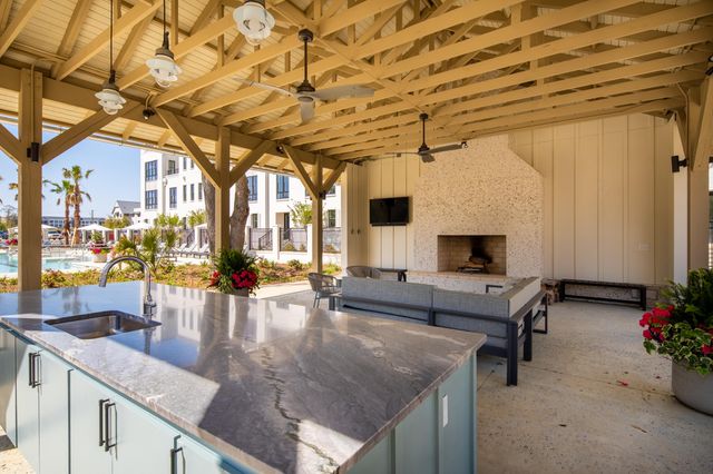 540 Helmsman 1233, Charleston, SC 29492