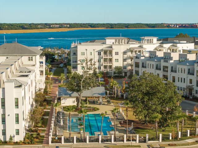 540 Helmsman 1233, Charleston, SC 29492