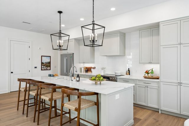 540 Helmsman 1233, Charleston, SC 29492