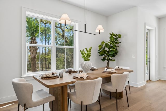 540 Helmsman 1233, Charleston, SC 29492