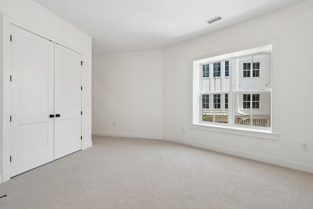 540 Helmsman 1233, Charleston, SC 29492