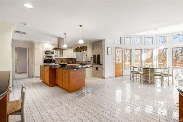 29 Captain Theale Road, Bedford, NY 10506