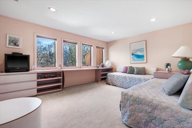 29 Captain Theale Road, Bedford, NY 10506