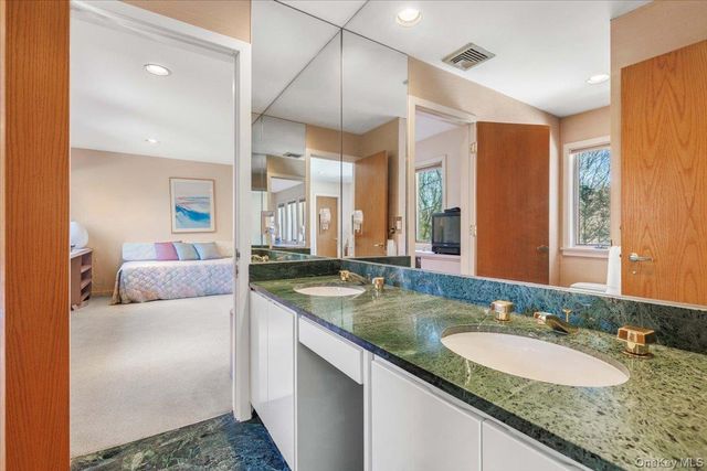 29 Captain Theale Road, Bedford, NY 10506