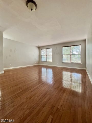 24 Sundance Way, Lopatcong Twp., NJ 08865