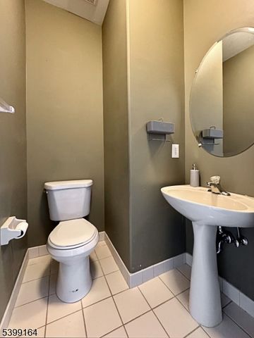 24 Sundance Way, Lopatcong Twp., NJ 08865