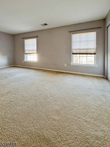 24 Sundance Way, Lopatcong Twp., NJ 08865