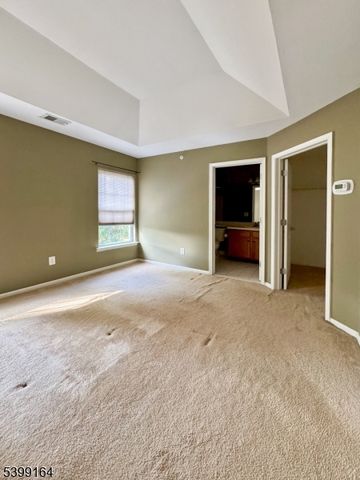 24 Sundance Way, Lopatcong Twp., NJ 08865